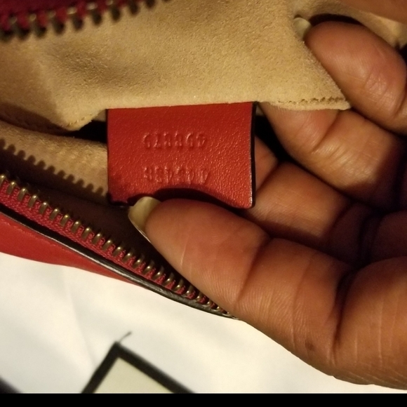 🎉GUCCI MARMONT WRISTLET🎉FIRM - Picture 2 of 5